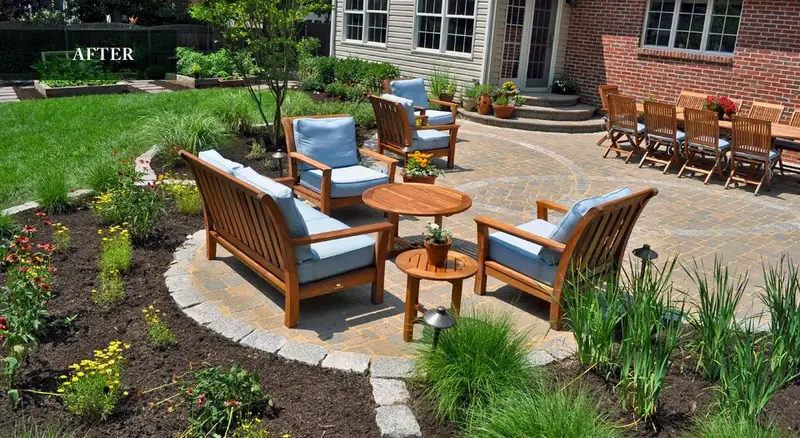 Paver patio with dining area